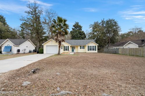4 Ogden Ct, Beaufort, SC 29907-1330