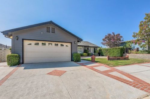 22124 Barbacoa Dr, Santa Clarita, CA 91350-2223