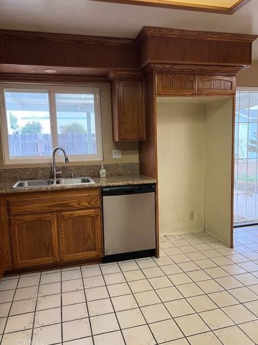 732 Mills St, Escondido CA  92027-1945 exterior