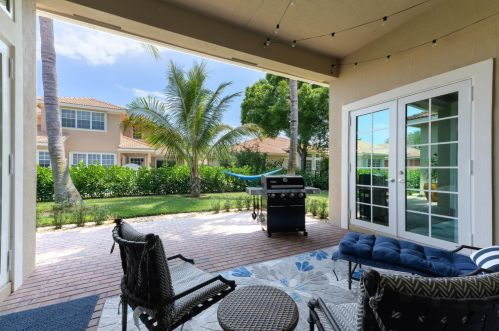 112 Via Santa Cruz, Jupiter FL  33458-6929 exterior