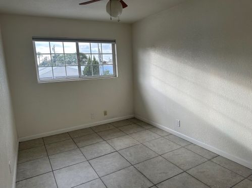 1712 Cherry Ave, Long Beach CA  90806-5821 exterior