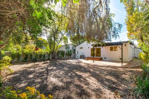 5510 Burnet Ave, Van Nuys CA  91411-3508 exterior