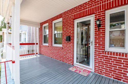 277 East Ave, Bridgeport, CT 06610-2962
