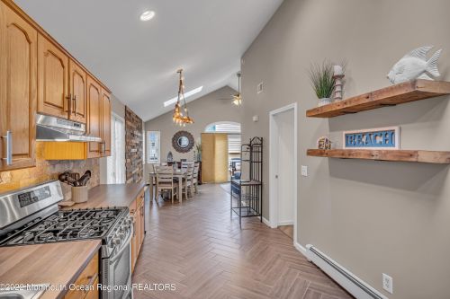 232 Harbor Dr, Lavallette NJ  08735-1434 exterior