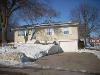 3409 Dove St, Dubuque, IA 52002-2812