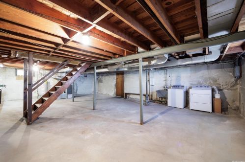 86 Diamond St, Floral Park NY  11003-4216 exterior