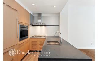 120 7th St, Brooklyn, NY 11215-3107