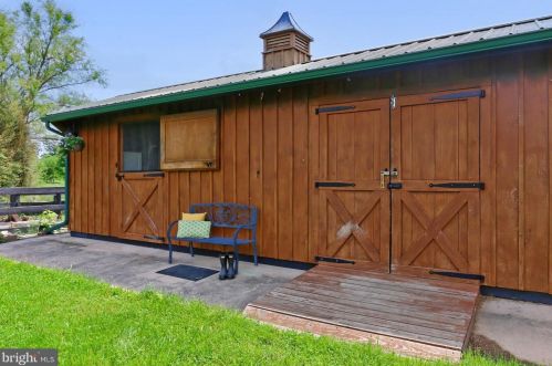 12760 Beebe Ct, Lovettsville VA  20180-2778 exterior