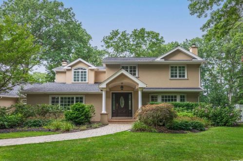27 Thornwood Dr, Huntington Station, NY 11746-6441
