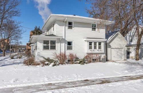 1029 Porlier St, Green Bay, WI 54301-3433