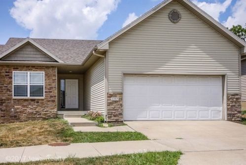 297 Aspen Dr, Norwalk, IA 50211-2158