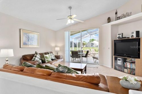 1155 Liberty Hall Dr, Kissimmee FL 34746-6724 exterior