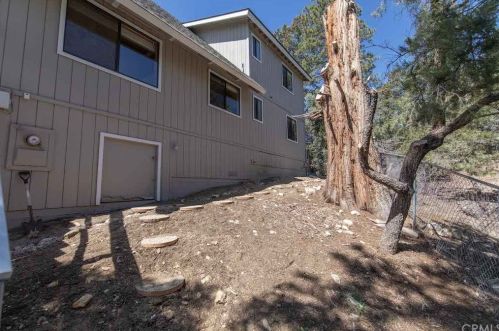 1113 Chimney Peak Rd, Big Bear City CA  92314-8871 exterior