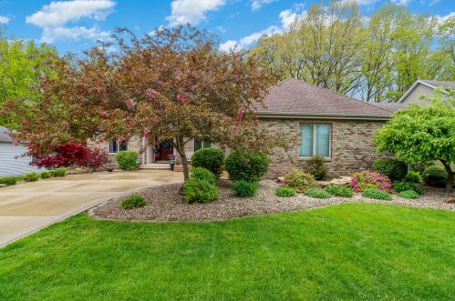 1255 Waterside Ln, Crown Point, IN 46307-5062