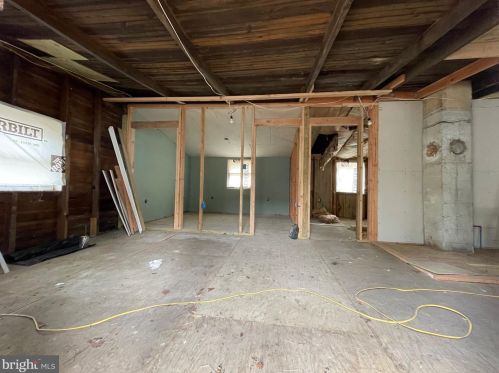 211 Palm Ave, Browns Mills NJ  08015-4128 exterior