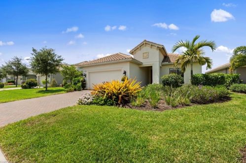 3552 Canopy Cir, Naples, FL 34120-0680