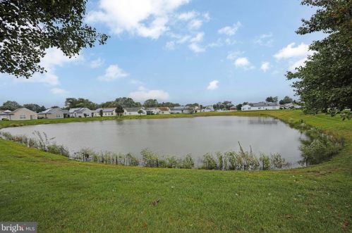 106 Alexander Rd, Beverly NJ  08010-3112 exterior