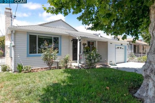 541 Capistrano Dr, Oakland, CA 94603-3521