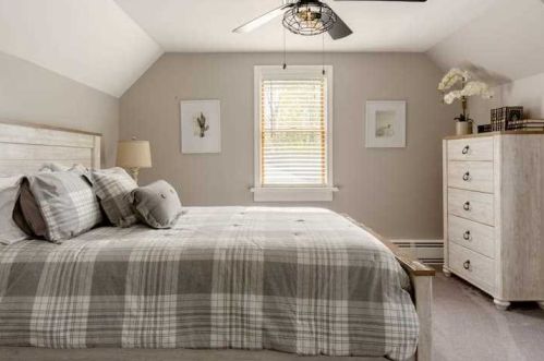 72 Maple Ave, Fishkill NY  12524-2213 exterior