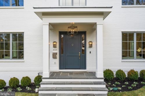 4526 Hawthorne St, Washington, DC 20016-3575