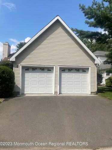 1 Jasmine Ln, East Freehold, NJ 07728-4023