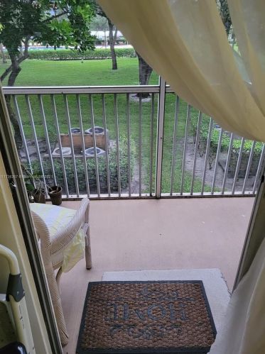 1551 135th Ter, Hollywood FL  33027-1877 exterior