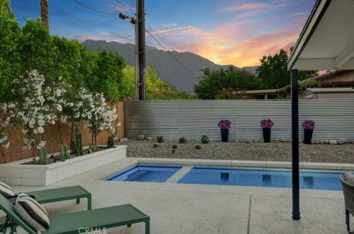 2221 Francis Dr, Palm Springs CA  92262-2553 exterior