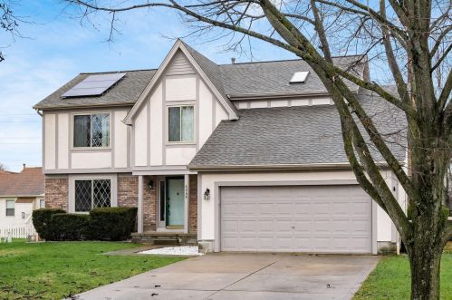 4245 Calburn Cir, Darbydale, OH 43123-8745