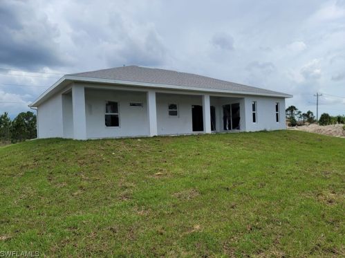 843 Bently St, Lehigh Acres, FL 33974-1721