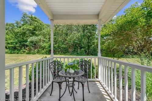 812 Pleasant St, Southington CT  06489-2015 exterior