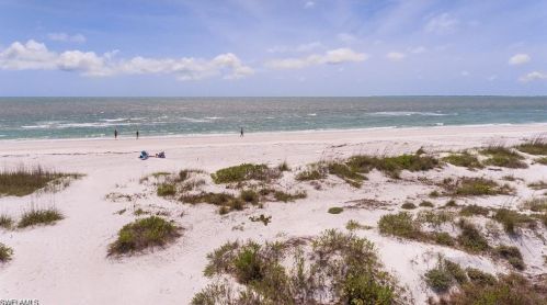 6000 Gulf Rd, Fort Myers Beach FL  33931-4316 exterior
