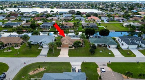 1824 1st Ter, Cape Coral, FL 33909-2738