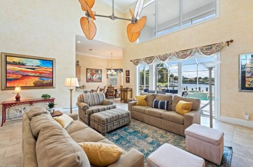 1845 Honduras Ave, Marco Island, FL 34145-4238