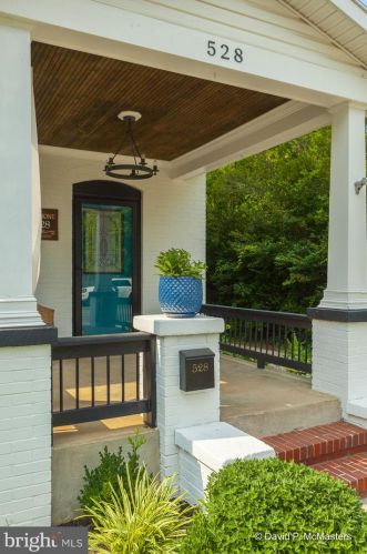 528 Liberty St, Charles Town WV  25414-1830 exterior