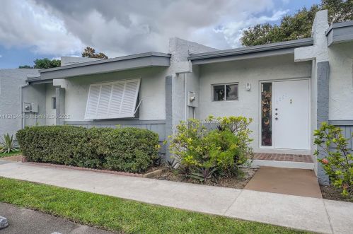 2351 37th Ave, Hollywood, FL 33021-3626