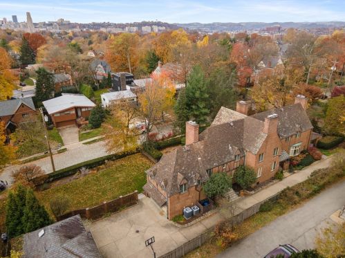 5734 Woodland Rd, Pittsburgh PA  15232-2818 exterior