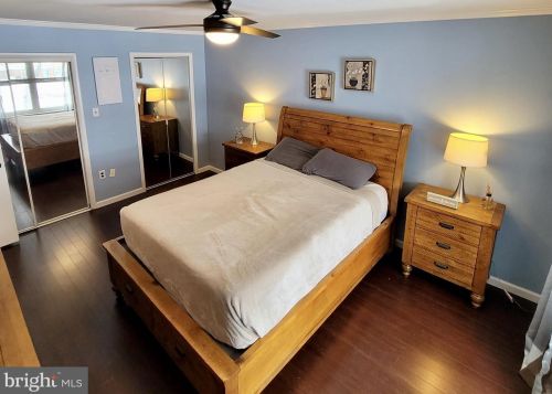 2038 Harbour Dr, Palmyra NJ 08065-1118 exterior