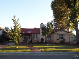 2115 Bradford St, Bakersfield, CA 93304-3505