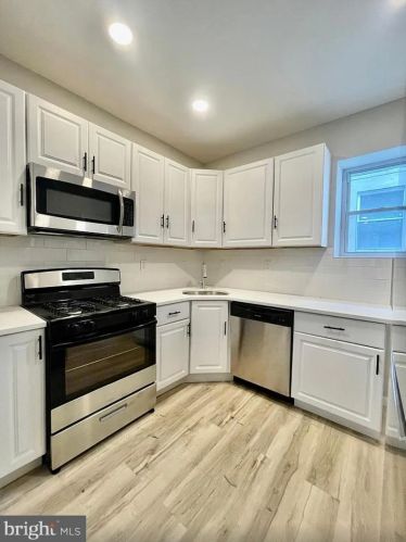2211 Cantrell St, Philadelphia PA  19145-3306 exterior