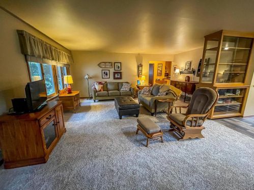 311 Lake St, Beaver Dam, WI 53916-1231