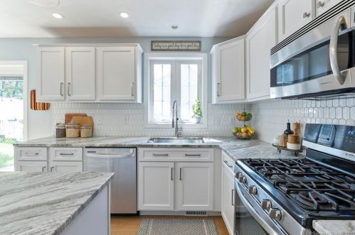 275 Wooster St, New Britain CT 06052-1030 exterior