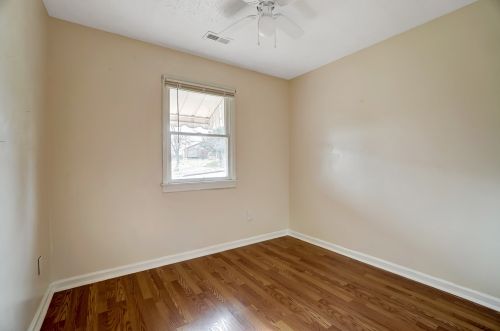 19 Plymouth Ln, Covington KY 41018-2757 exterior