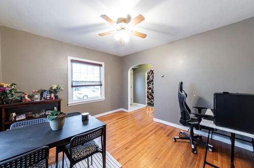 210 State St, Grove City, PA 16127-1627