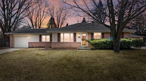 5719 Fountain Ave, Milwaukee, WI 53223-4227