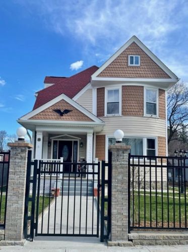 36 June St, Worcester, MA 01602-2624