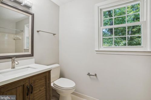 13015 Montpelier Ct, Woodbridge VA  22192-3356 exterior