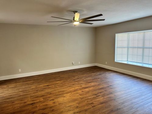 613 Newton Dr, Burleson TX  76028-3727 exterior