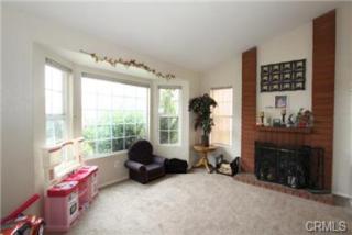 9721 Tokay Ct, Fontana, CA 92335-6412