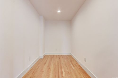 2592 Hewlett Ln, North Bellmore NY  11710-4413 exterior