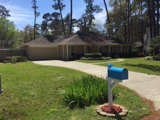 270 Laura Dr, Mandeville, LA 70448-3423
